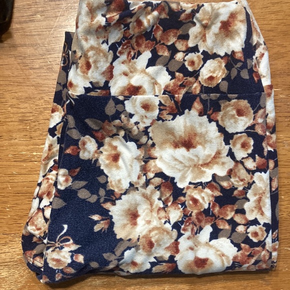 Lot of 4 Lularoe Tween Leggings - Picture 5 of 5